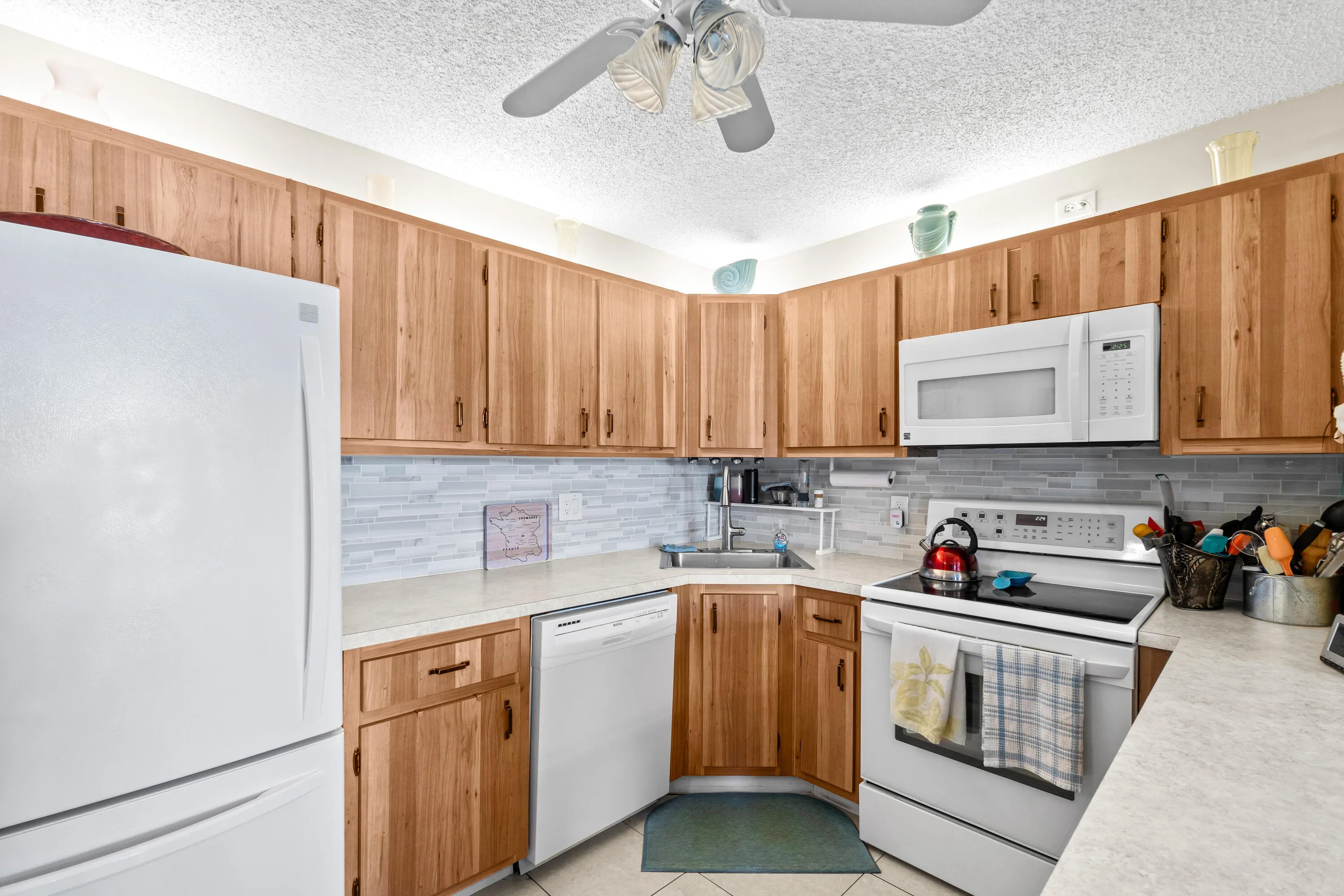 013-3589LaAiresCourt-2-Greenacres-FL-334