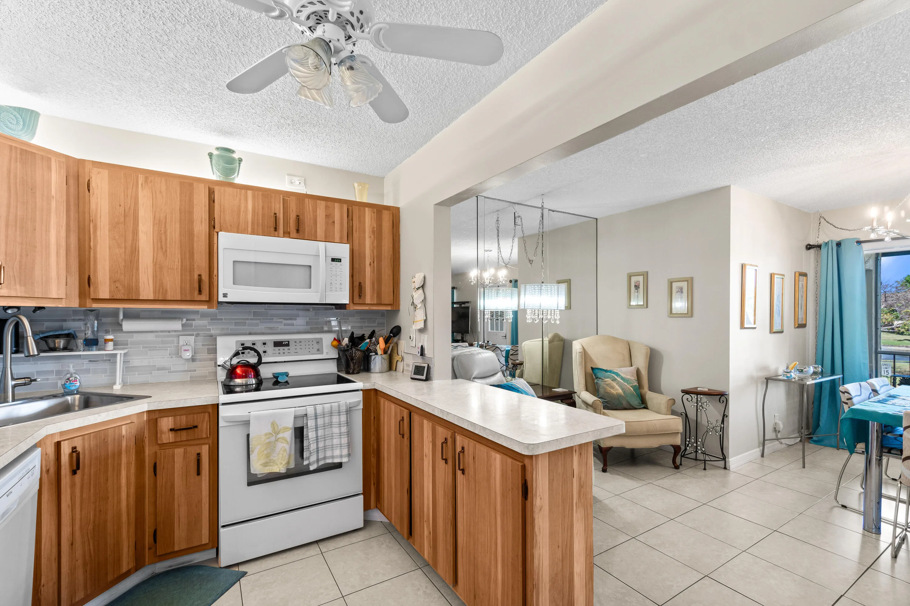 012-3589LaAiresCourt-2-Greenacres-FL-334