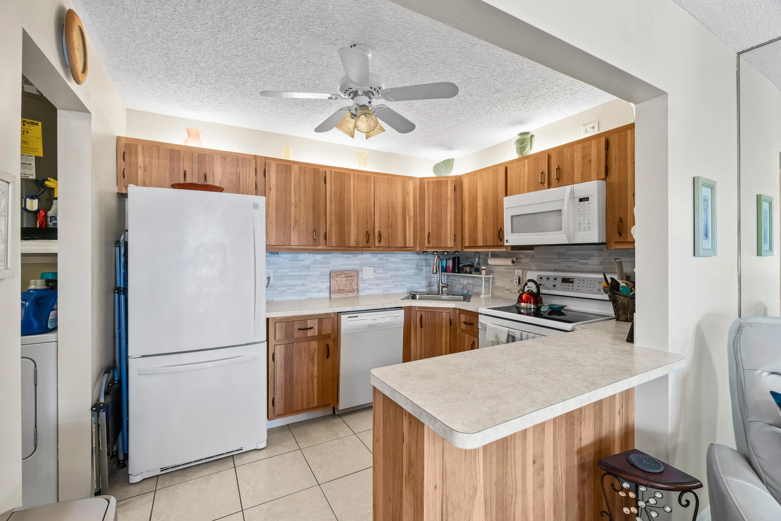 010-3589LaAiresCourt-2-Greenacres-FL-334