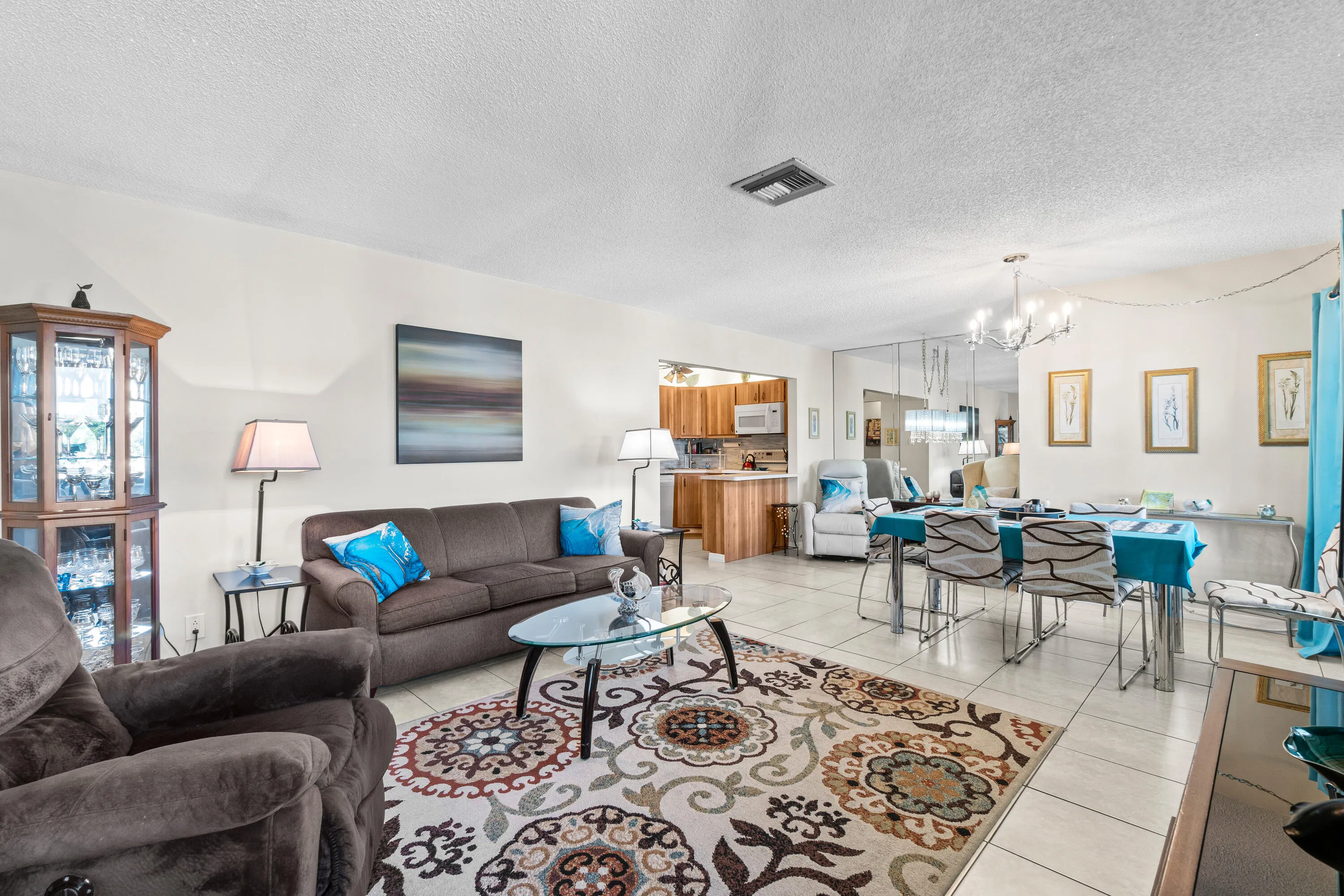 004-3589LaAiresCourt-2-Greenacres-FL-334