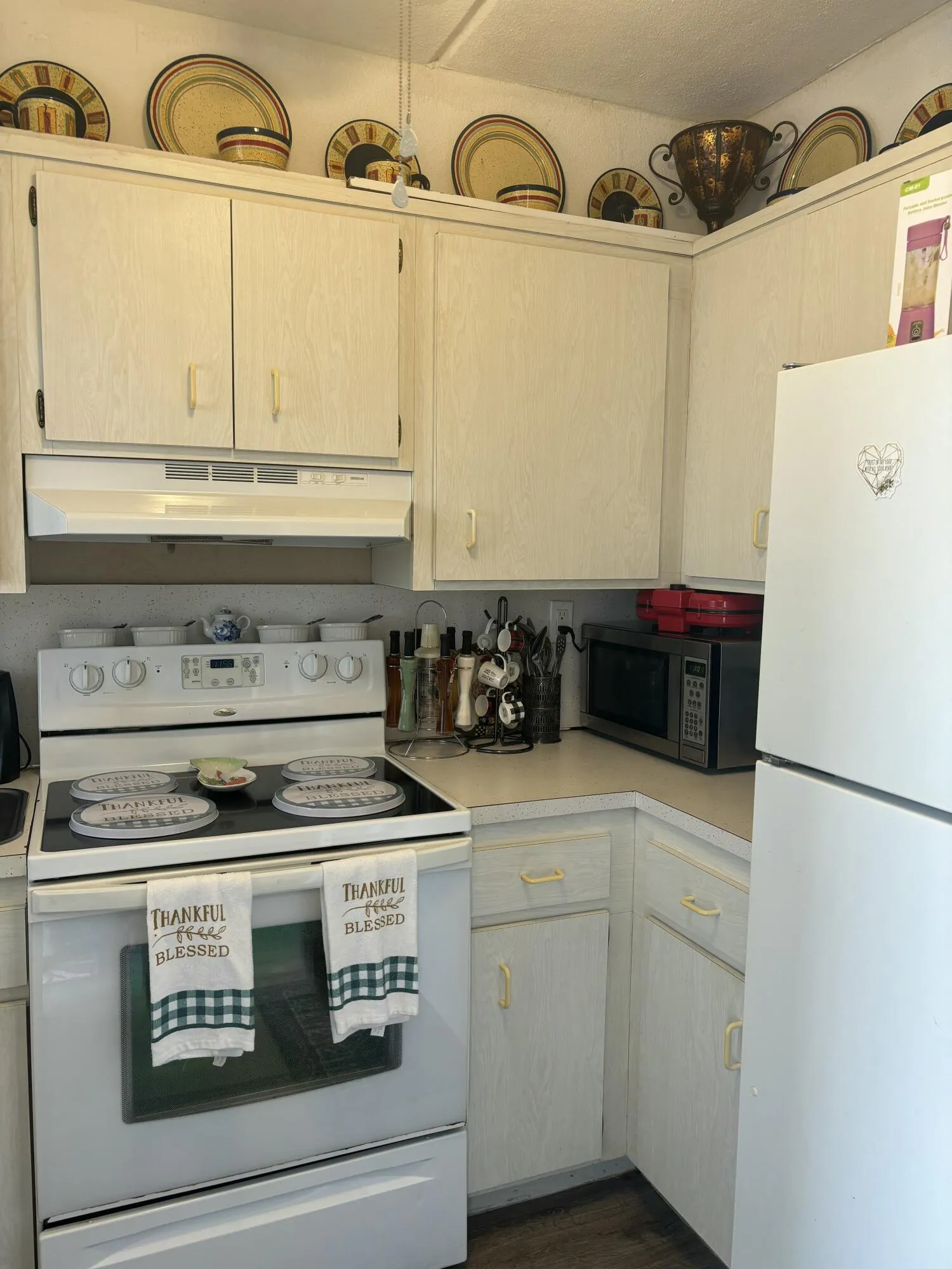 331 SW 8TH ST KITCHEN