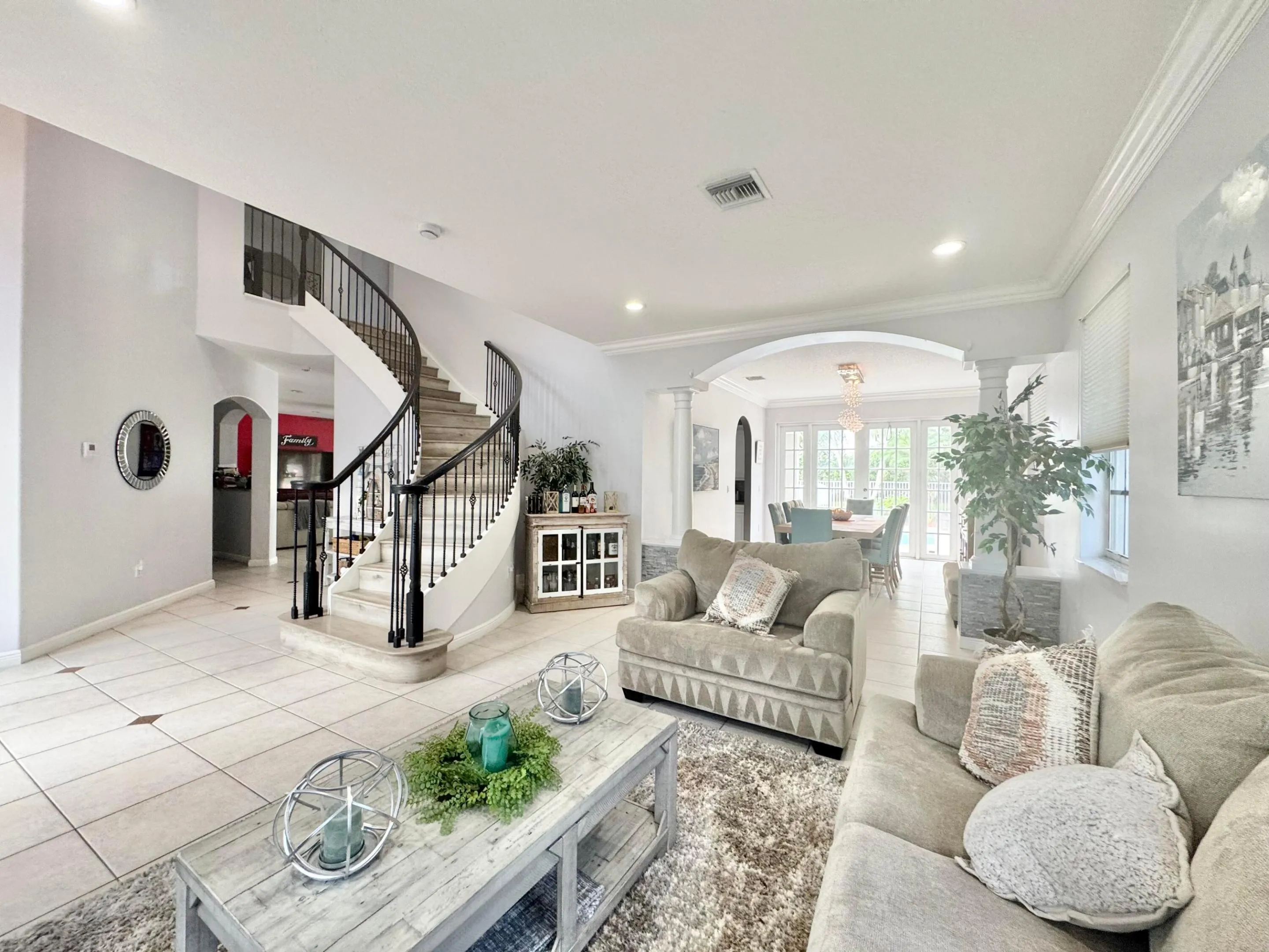 LIVING ROOM DINING AREA