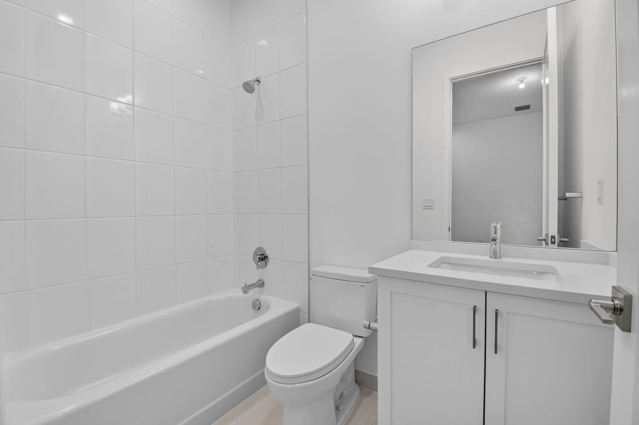 suite 2 bath