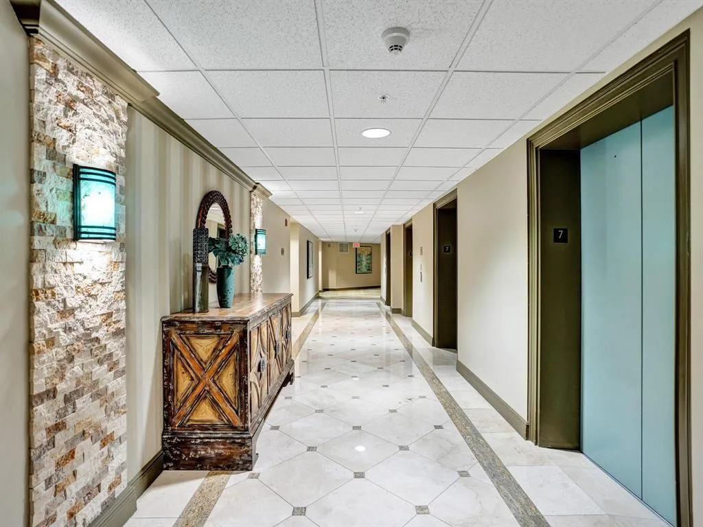 TIDES HALLWAY