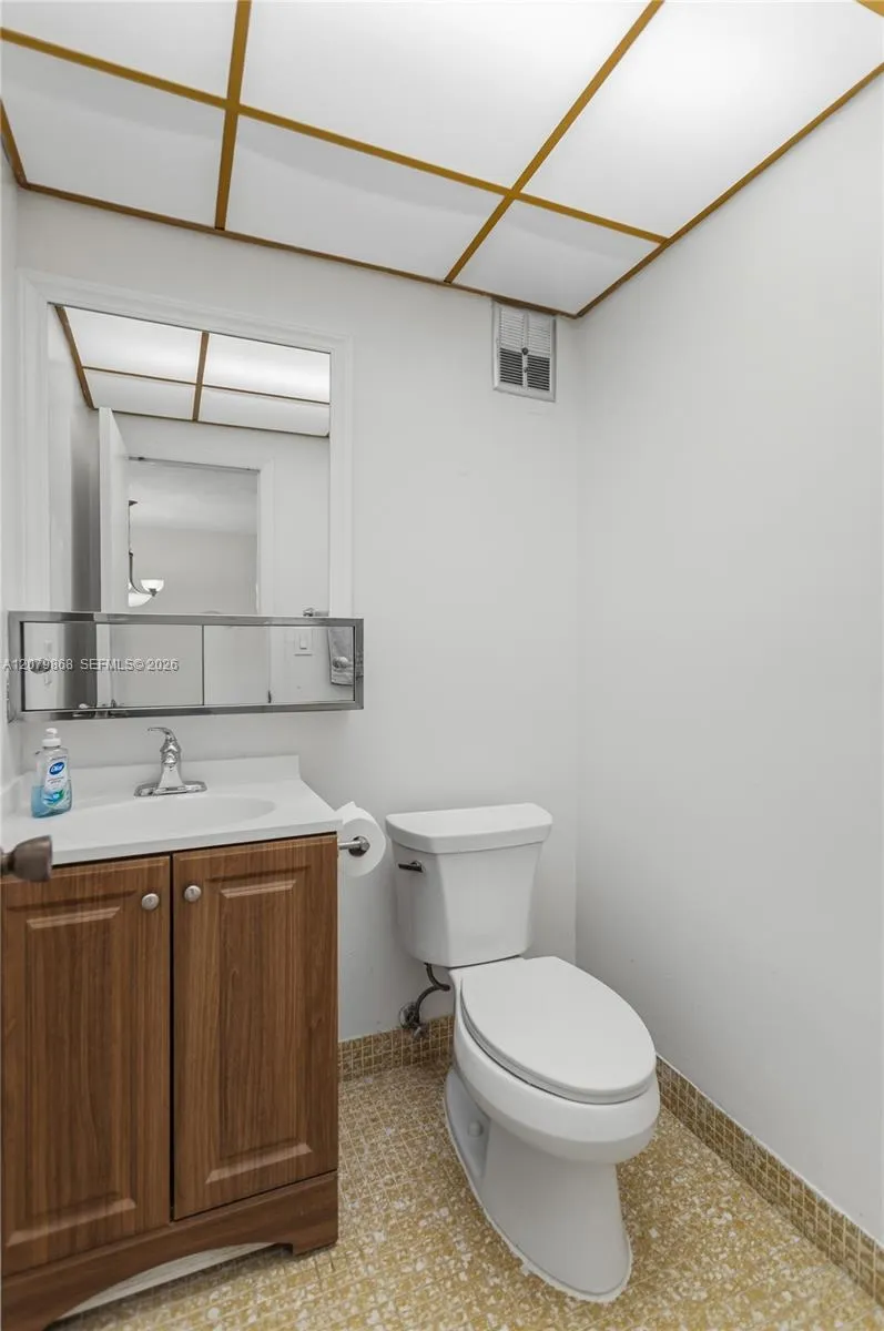 Half bathroom at the entrance
