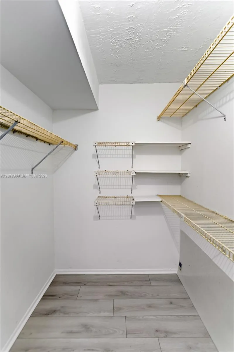 Walking closet