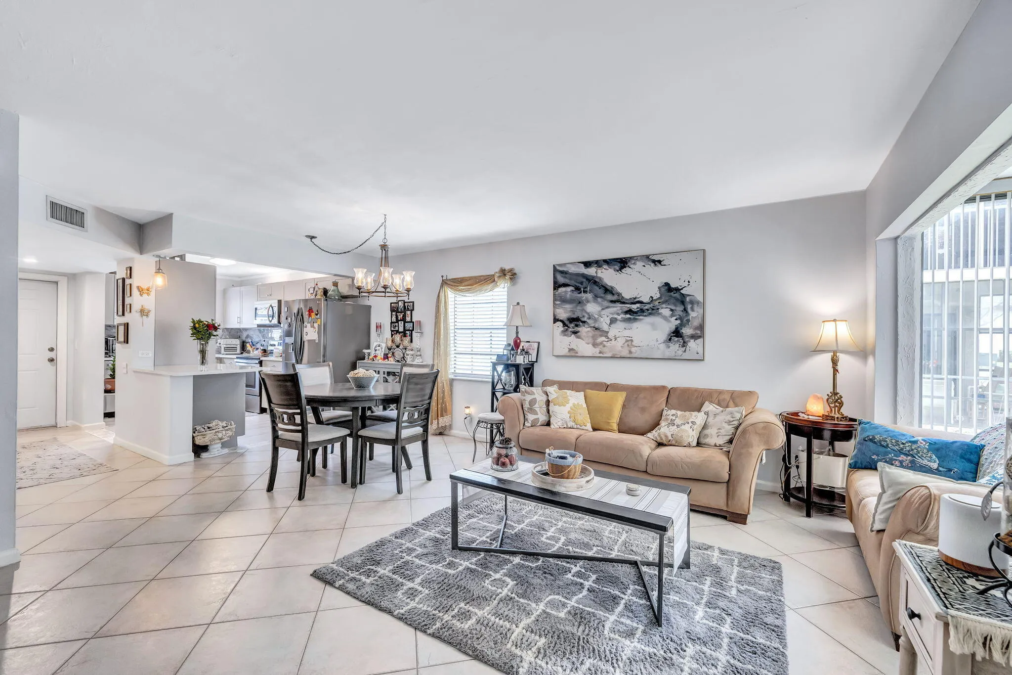 Dining/ Living Room