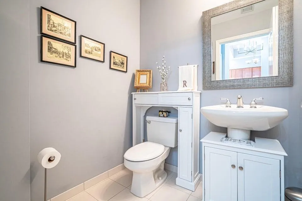 half bath down stairs