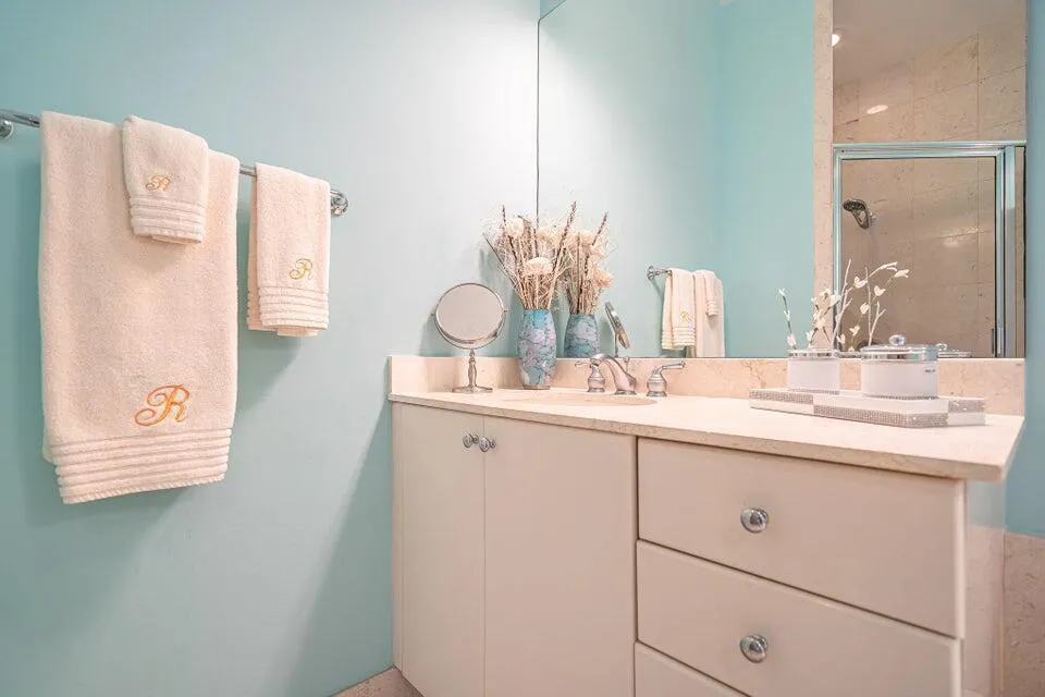 2 sinks