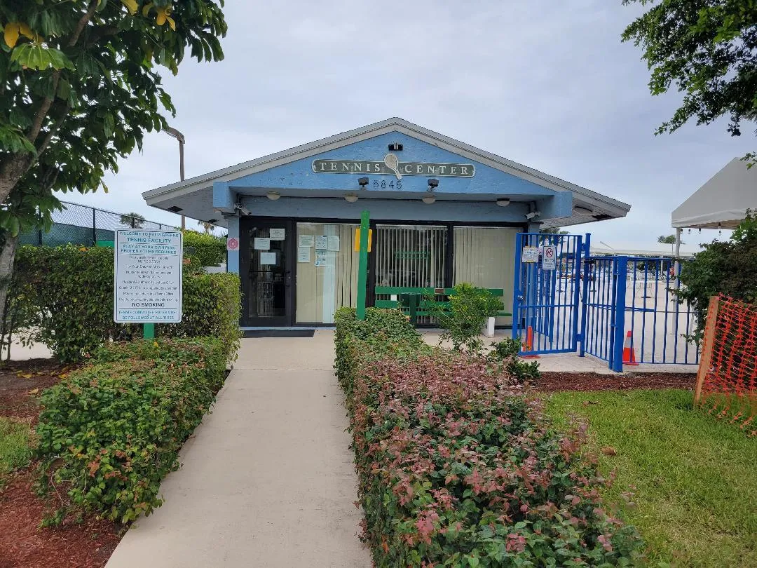 Tennis Club