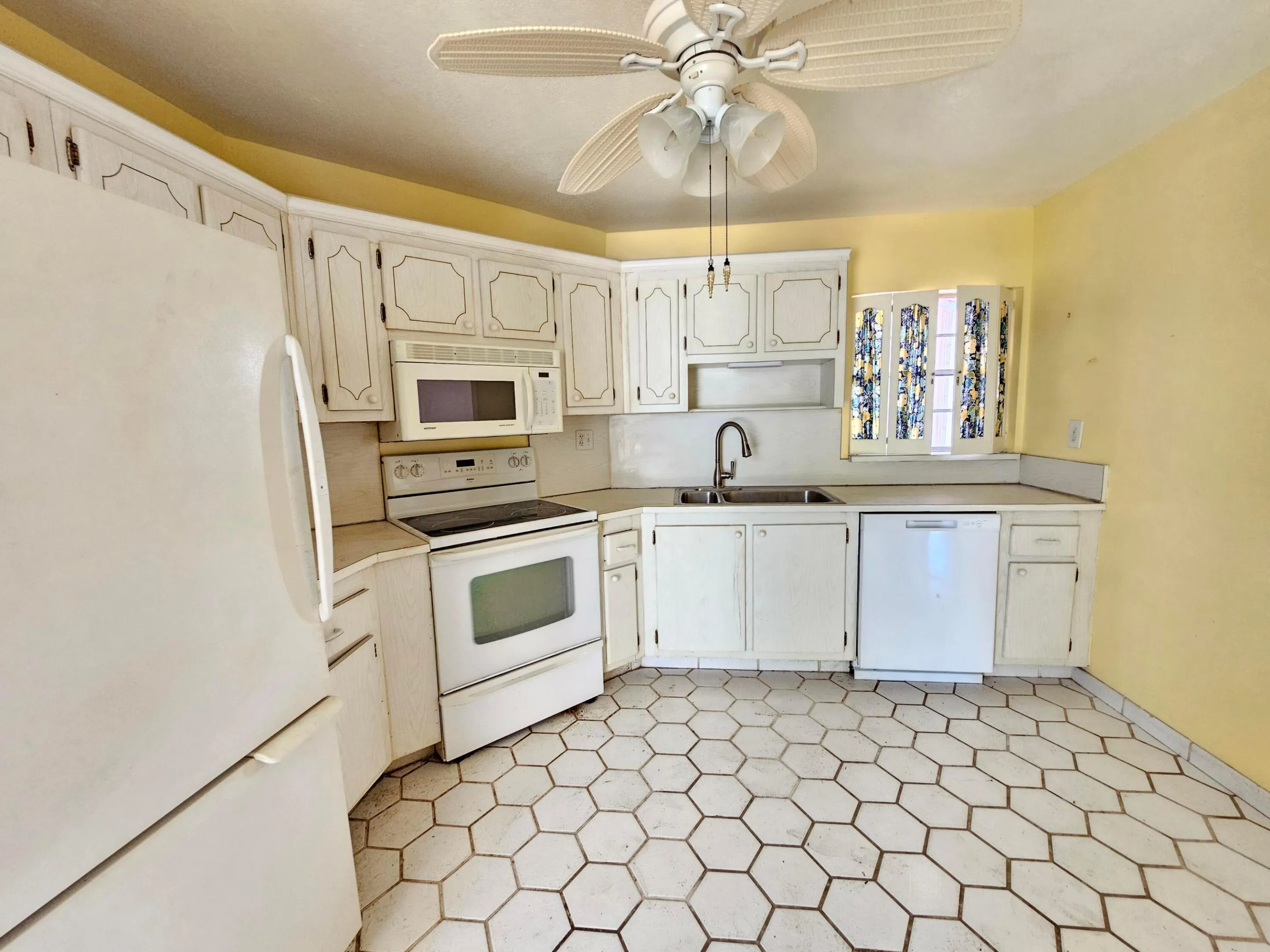 Kitchen (2)