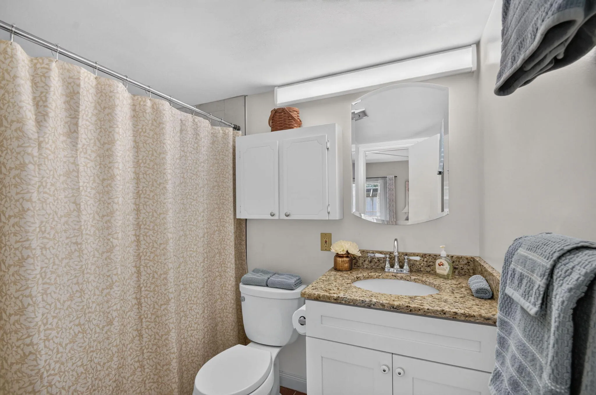 14-203 MBR Bath