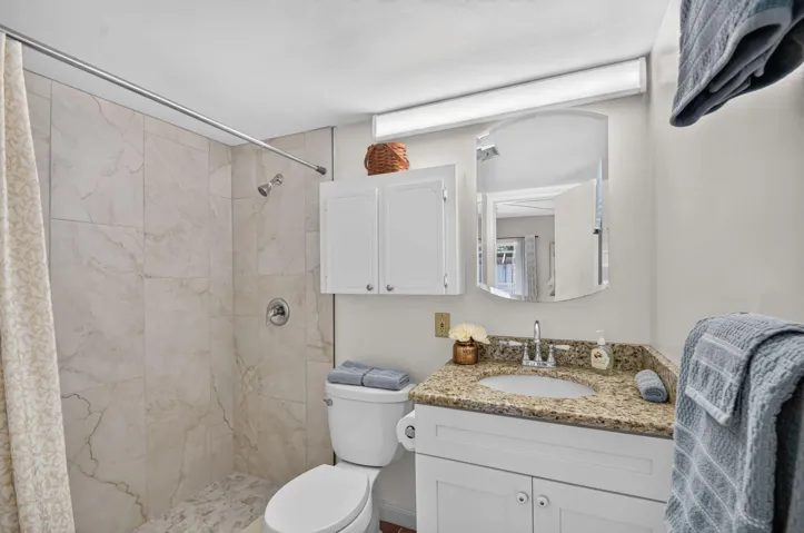 14-203 MBR bath 2
