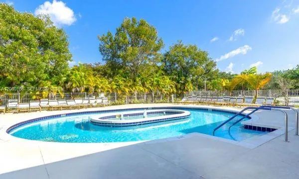 Walking pool