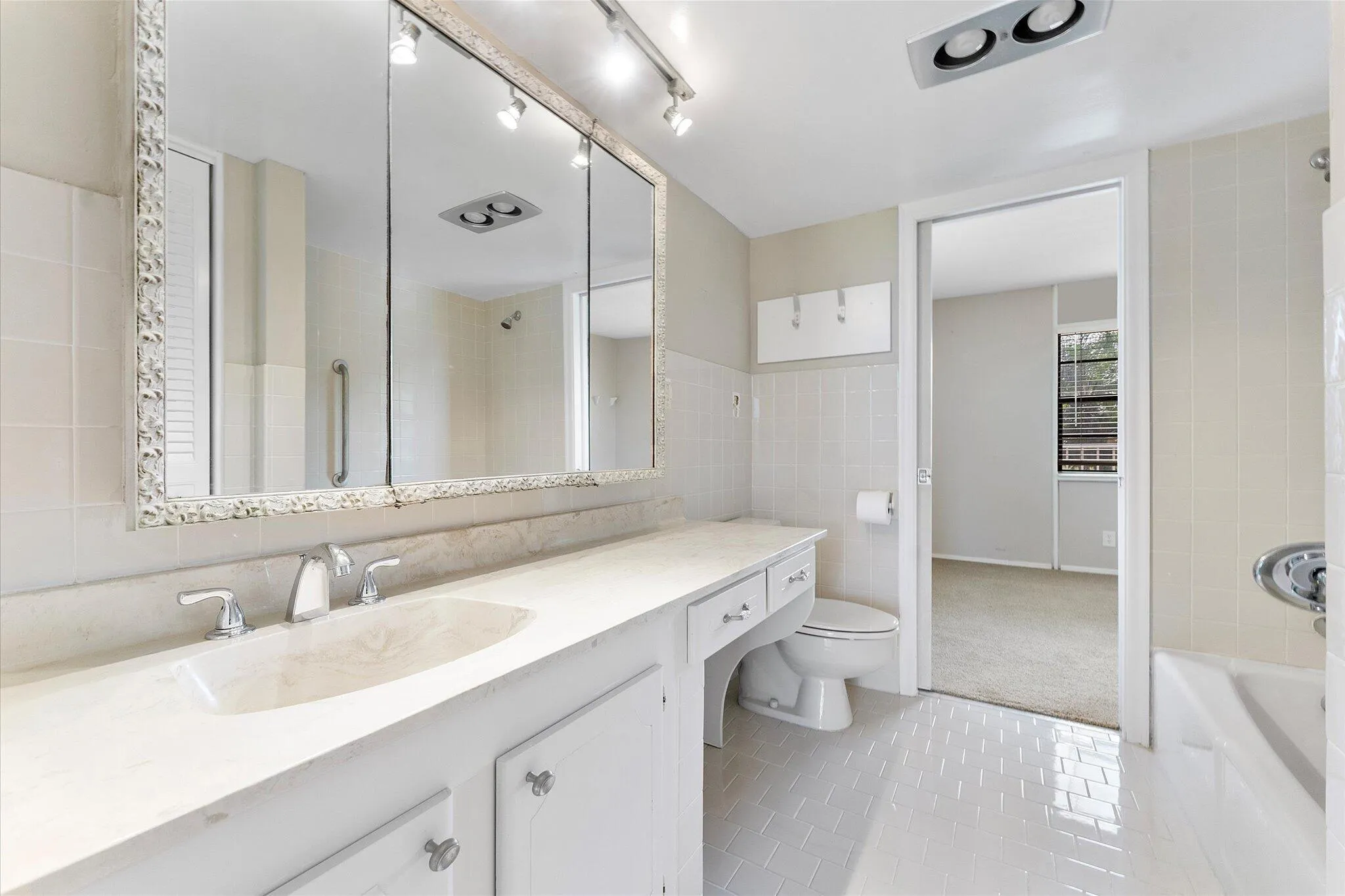 20-501 SW 11th Place Apt 418_020