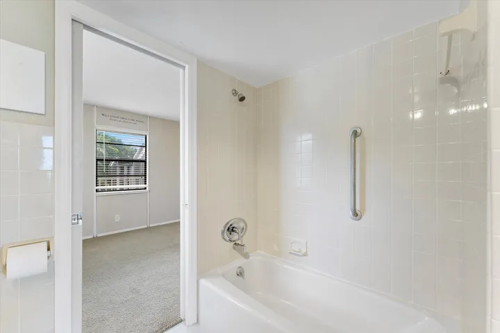 21-501 SW 11th Place Apt 418_021