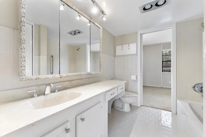 20-501 SW 11th Place Apt 418_020