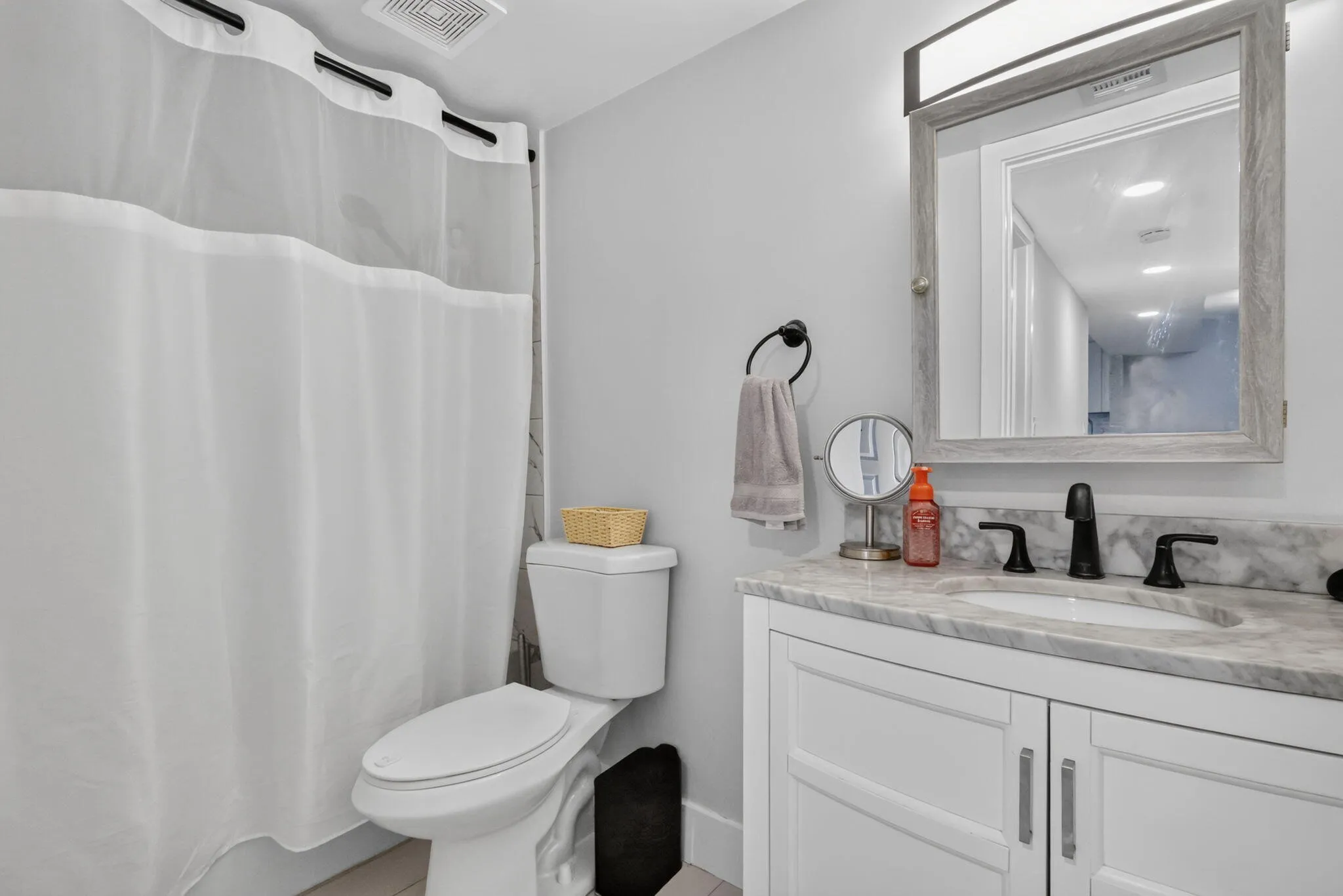 Guest Bathrom