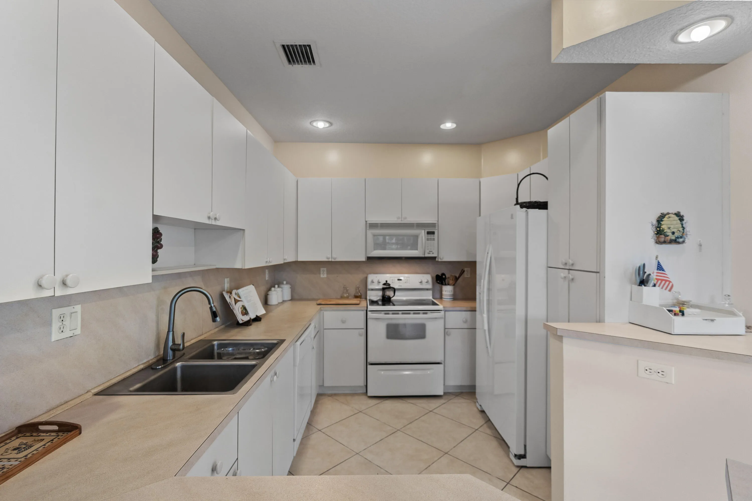 Generous Counter Space for Everyday Meal Prep and Storage