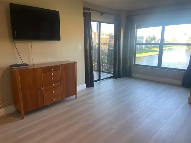 sliding doors to lanai from primary bedroom
