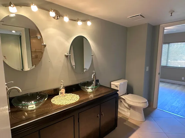 2 nd bathroom