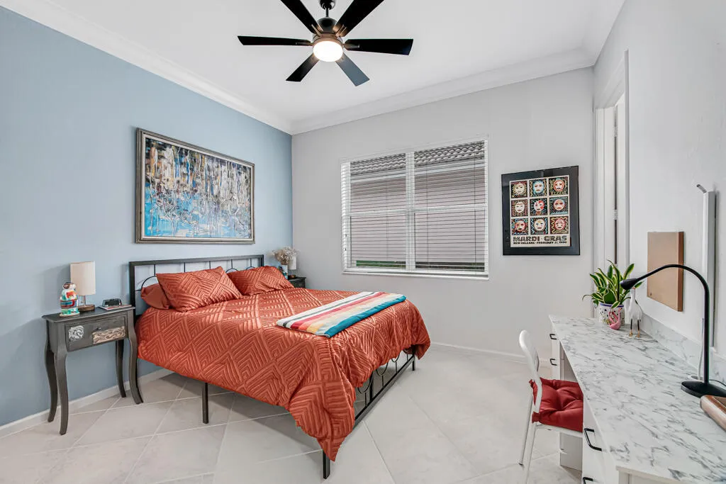 Guest bedroom