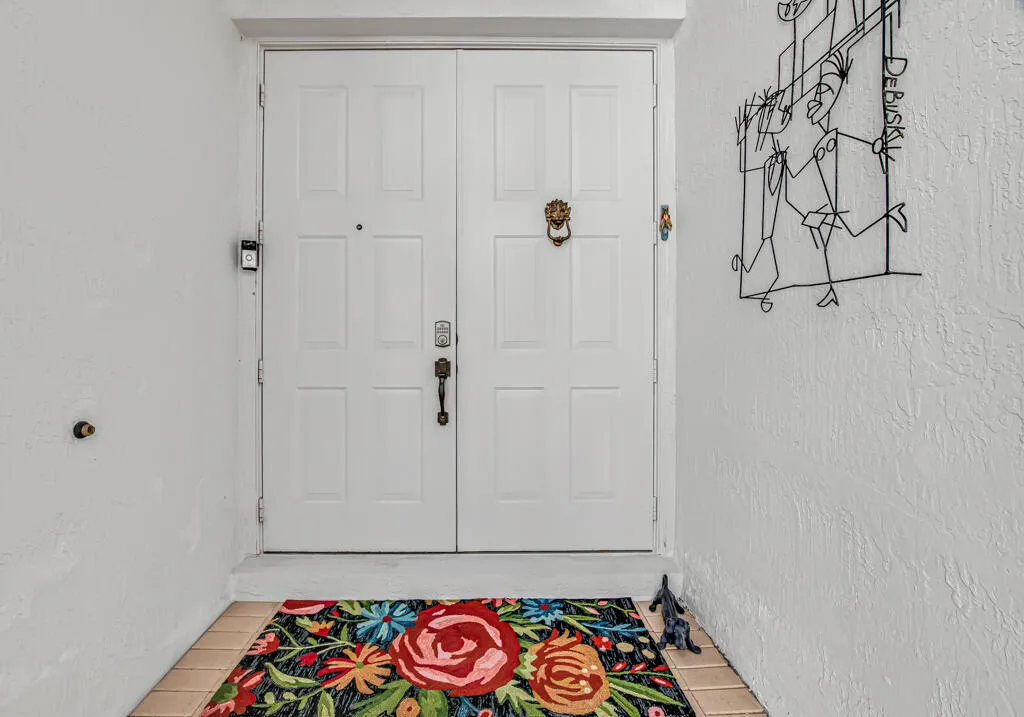 Double door entry