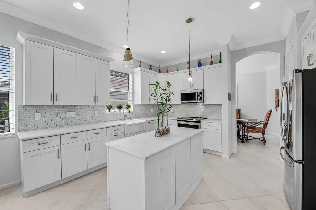 spacious, upgraded kitchen