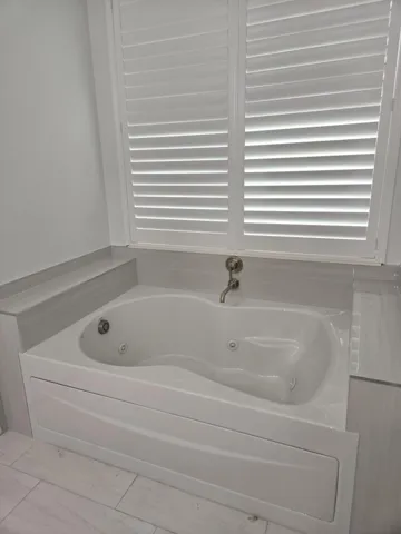 Bath Master - tub