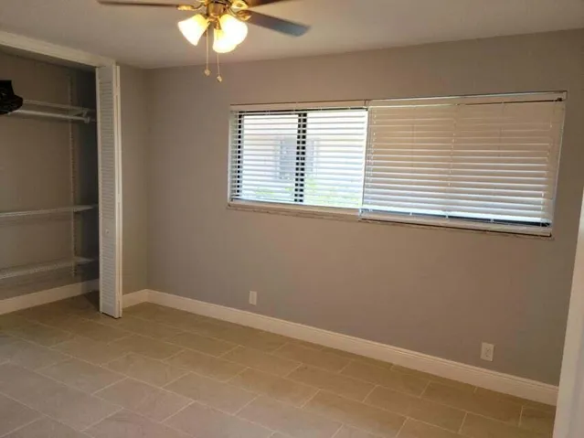 4010 North Room 1