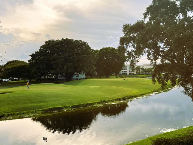 Golf/Water View