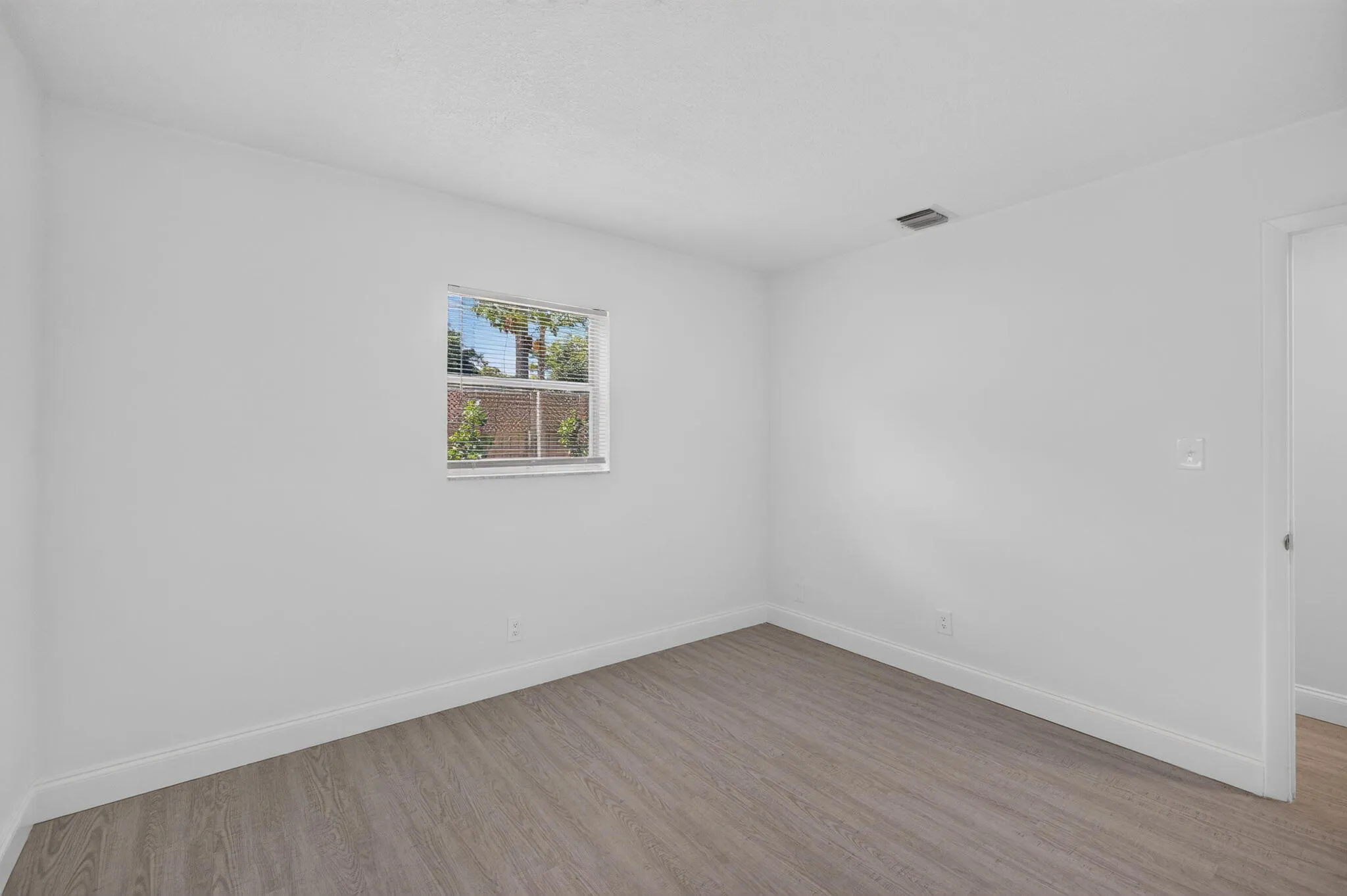 25-web-or-mls-699A1813