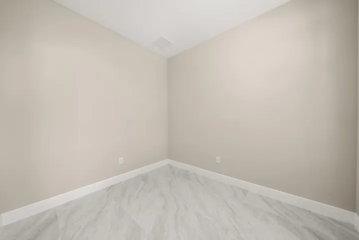 interior - den 2
