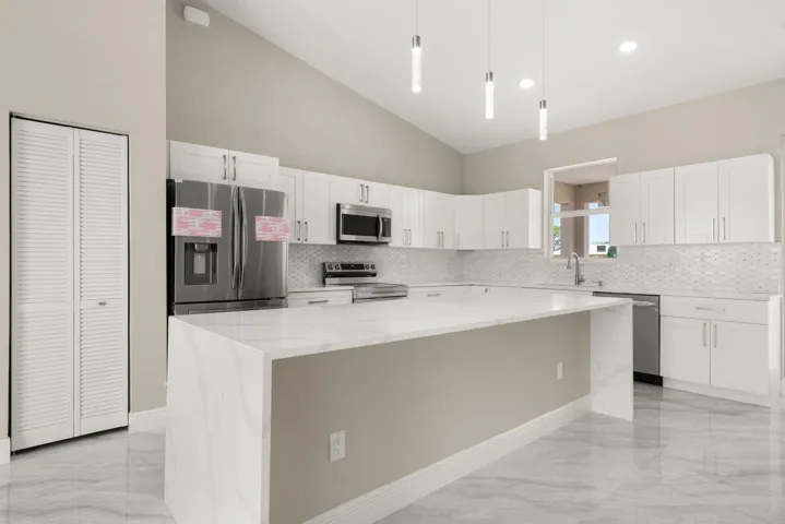 interior - kitchen 3