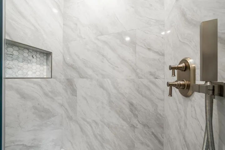 interior - master bathroom 7