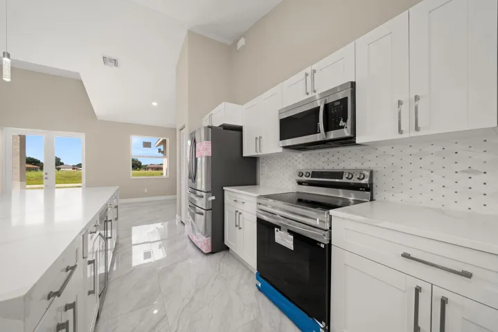 interior - kitchen 5