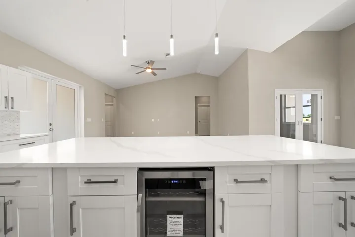 interior - kitchen 8