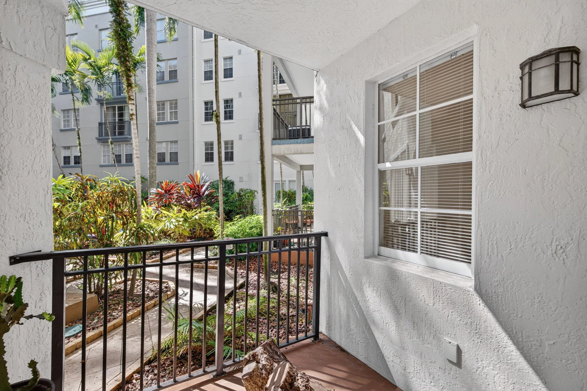 2a balcony