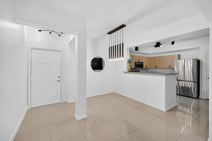 Dining & Kitchen