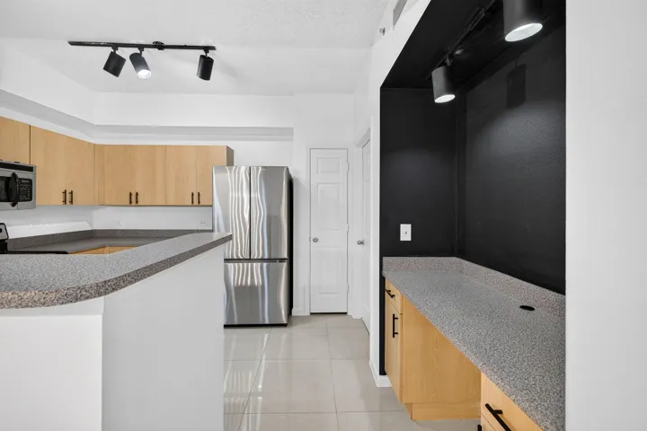 1 c kitchen and alcove