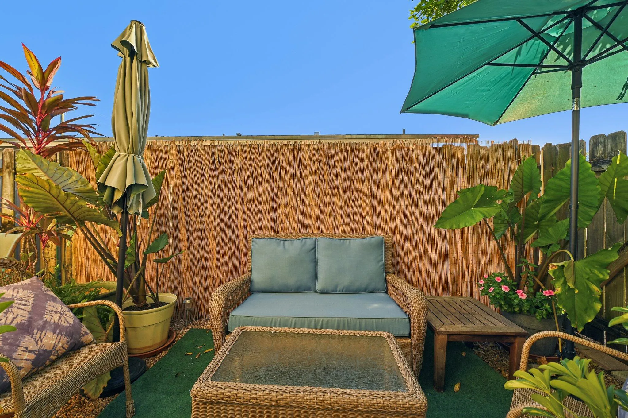 20-web-or-mls-Holly Heights Dr 1-S1911-0