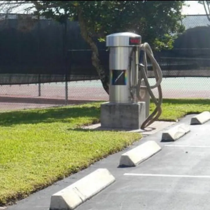 Auto service area for Tire Air and Vaccu