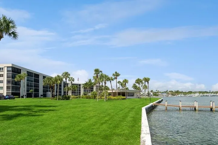 Building/Intracoastal