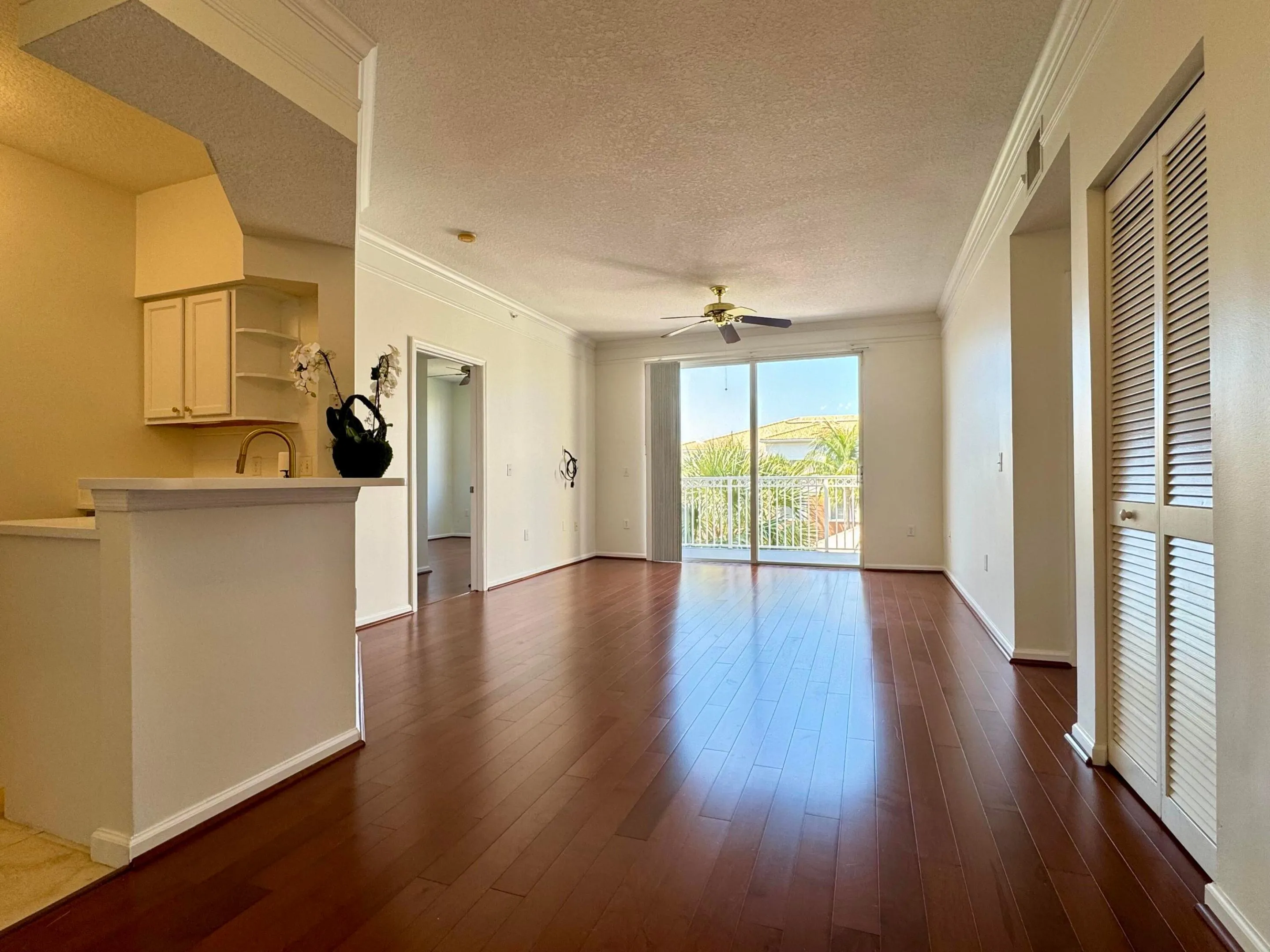 07 - Living Room