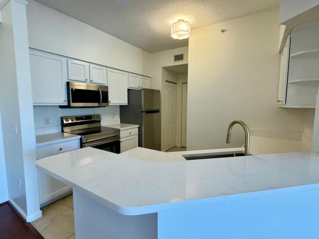 06 - Renovated Kitchen