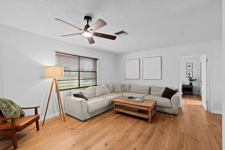 20-web-or-mls-A7400656