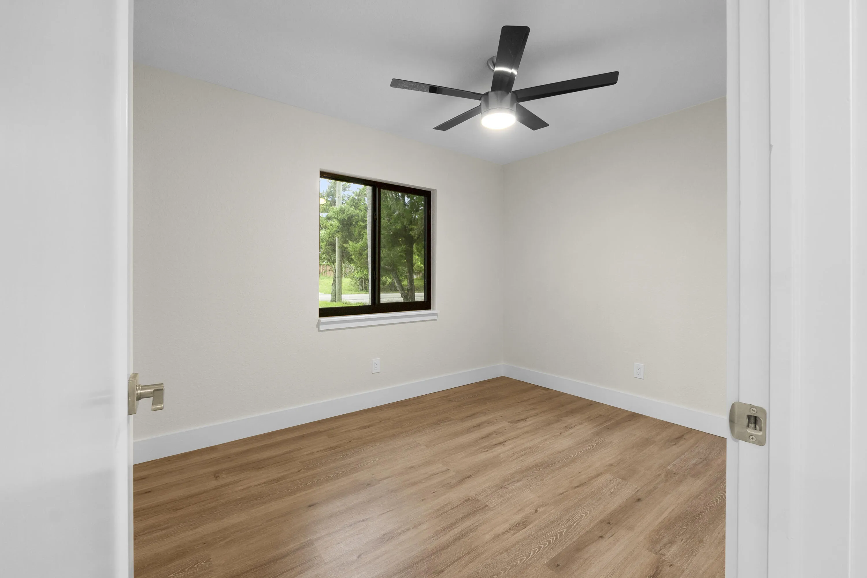 Guest bedroom 2