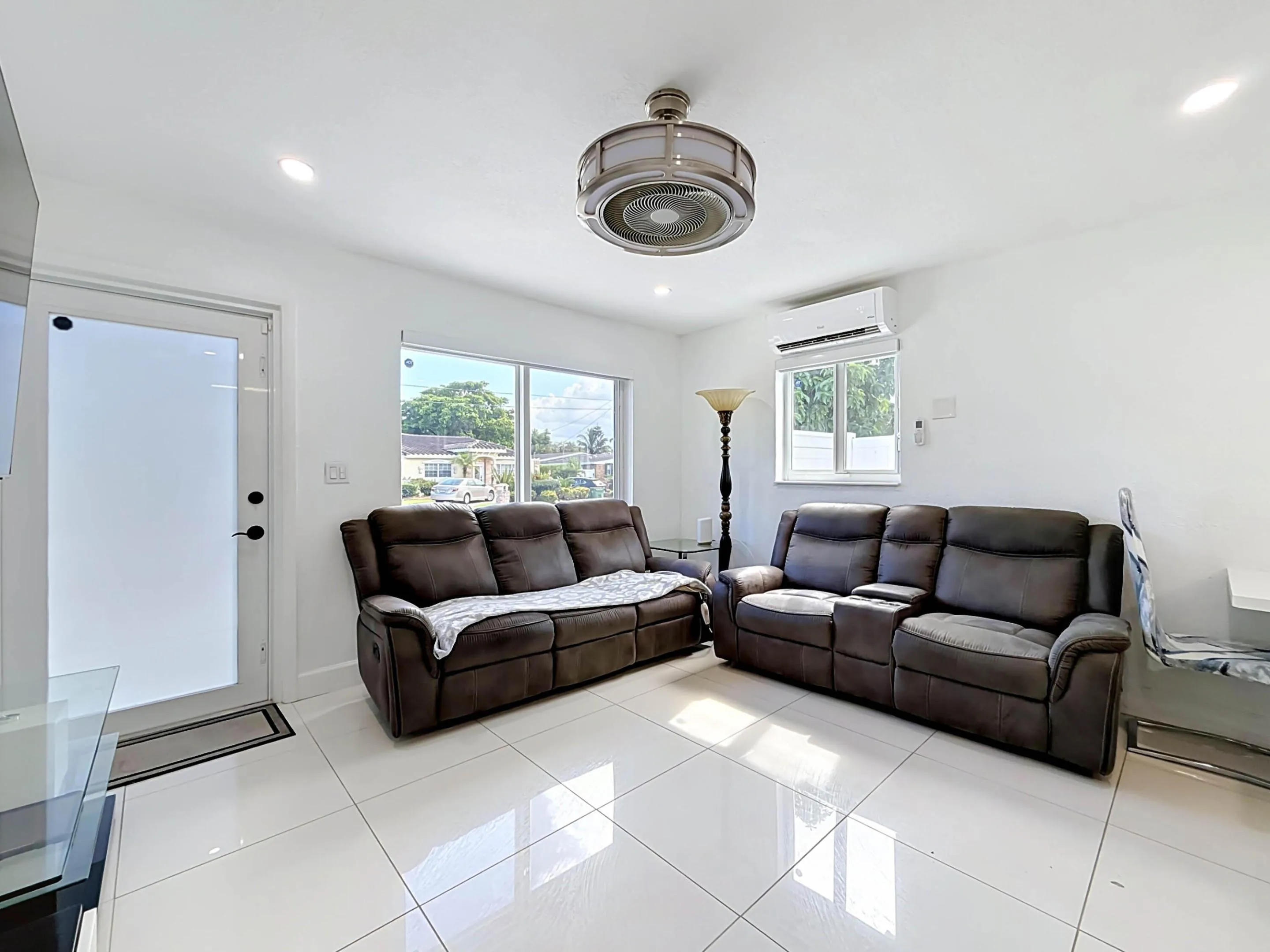 6135 NW 24th Court-18