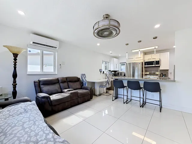 6135 NW 24th Court-17