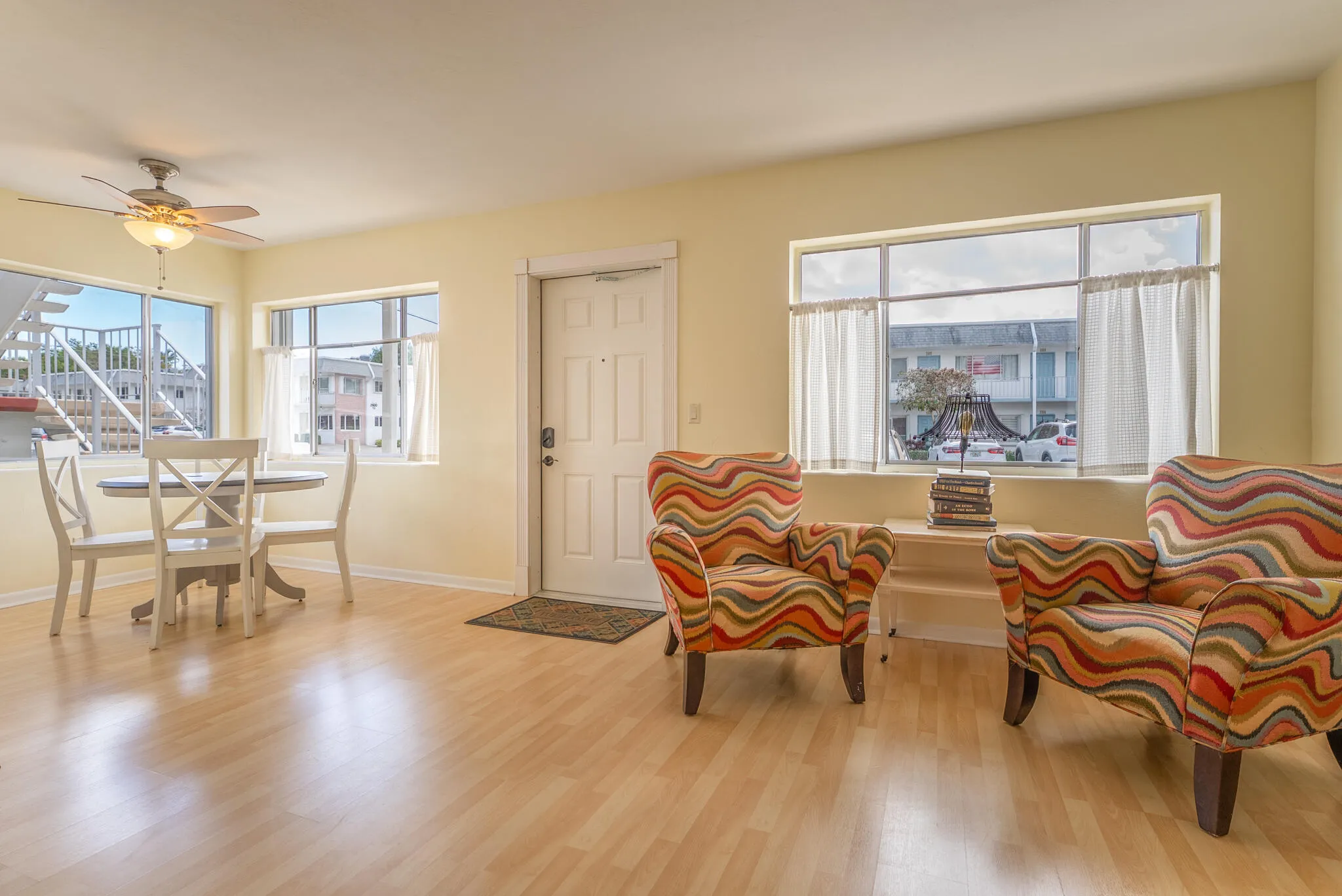 Entry/living